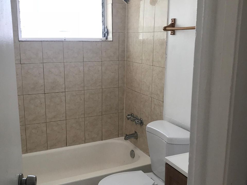 1st image of 2210 NW 7th Ct APT 1