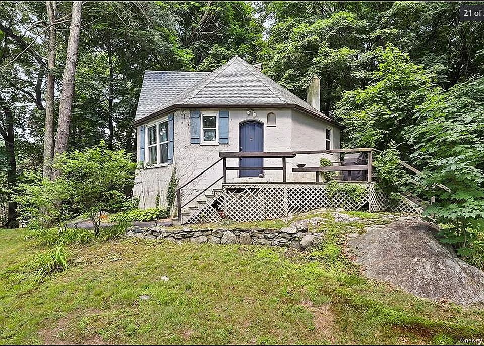1st image of 17 Sunset Dr #1