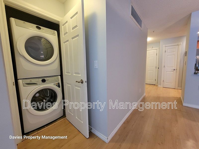 Edmonton Apartment for rent - 2 Bedrooms — photo 9