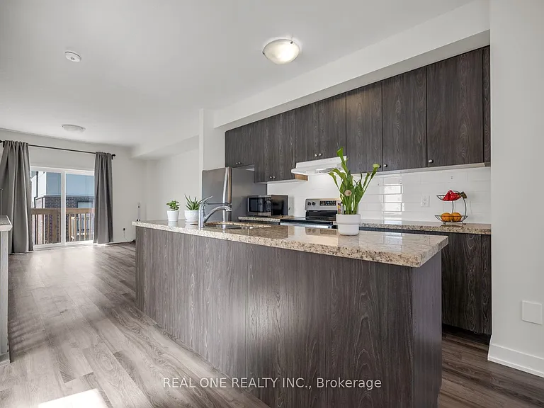 1 Markle Cres — Photo 6