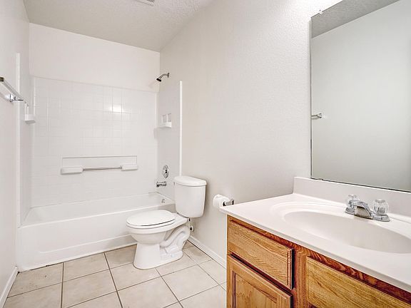 2nd Full Bathroom