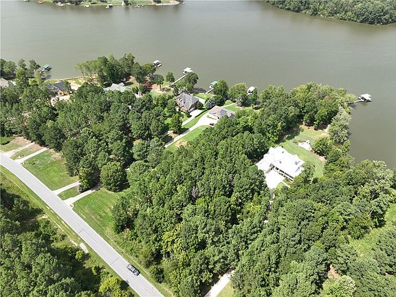 4th image of 880 Eagles Harbor Dr
