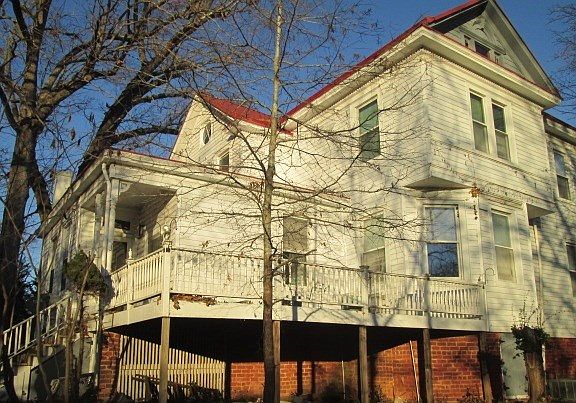 2nd image of 270 N Main St