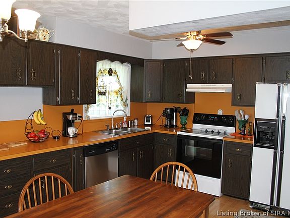 4th image of 102 Macon Avenue