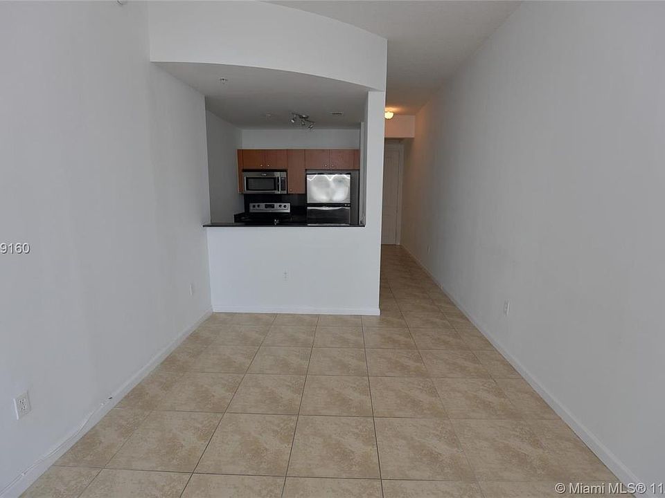 1st image of 2200 NE 4th Ave APT 906