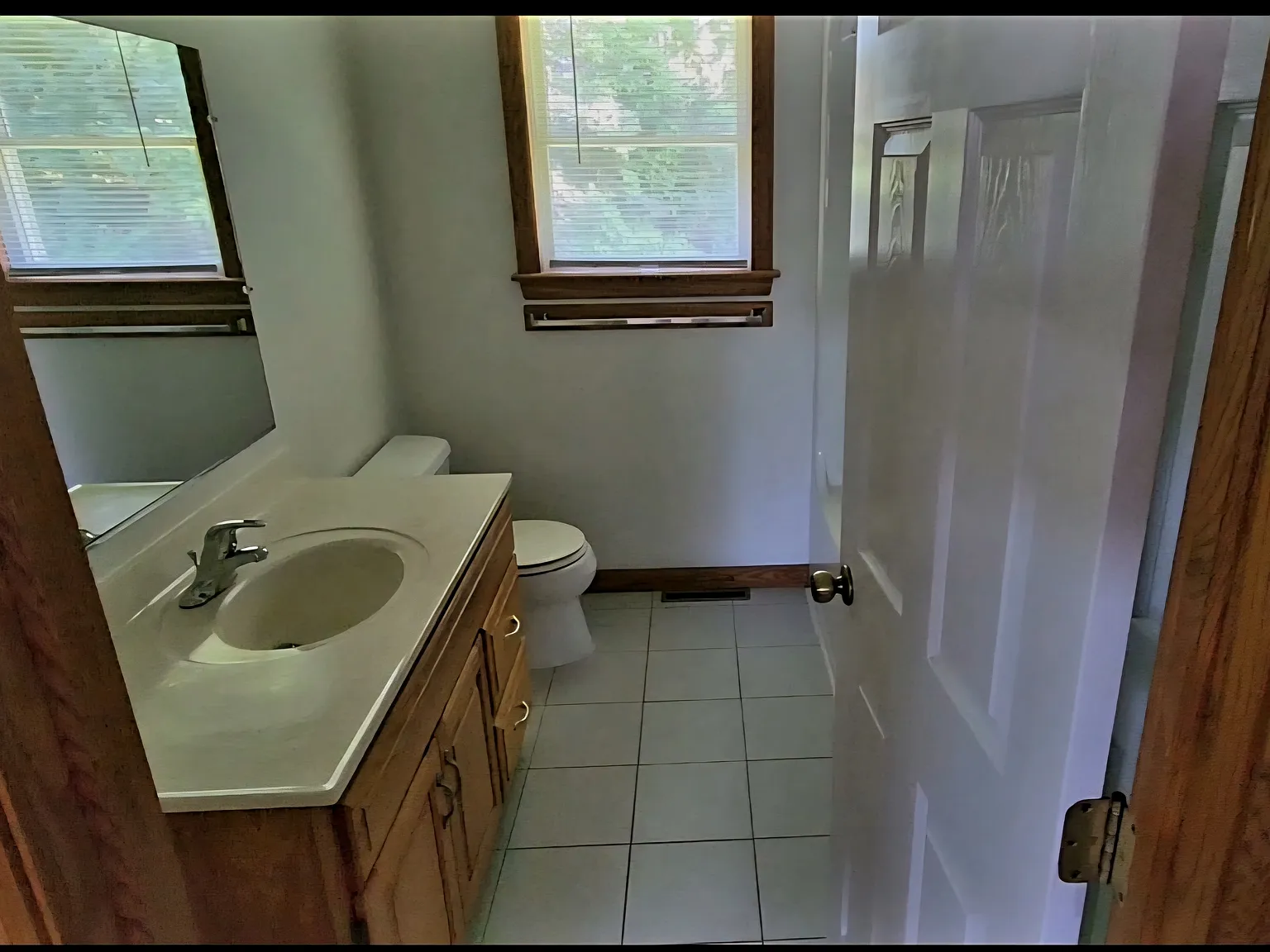 2 bed, 1.5 bath, 1200 sqft, $1,200 — Photo 3