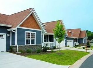 25 Pinebrook Club Dr, Asheville, NC 28804