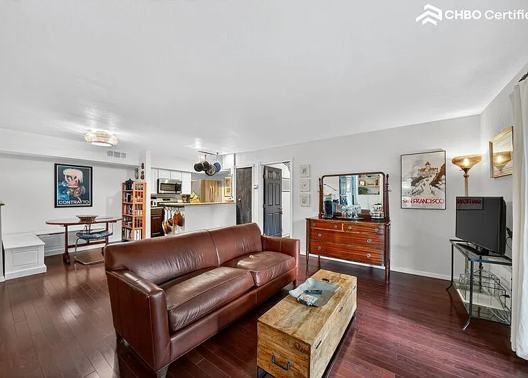 8038 Broadway #238 — Photo 3