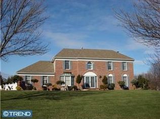 19 Teal Dr, Langhorne, PA 19047