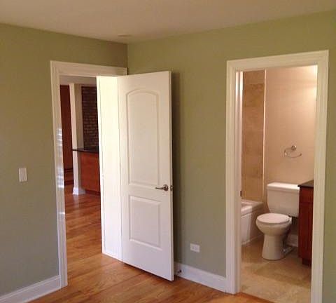 5th image of 1549 W Sherwin Ave APT 105