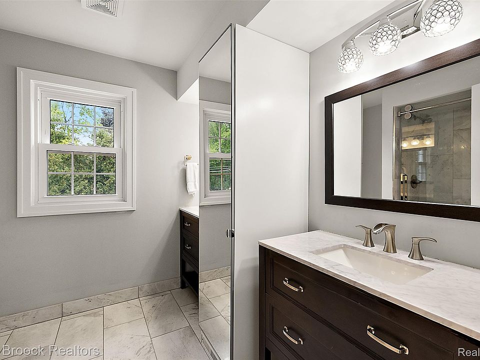 3774 Quarton Rd, photo 25