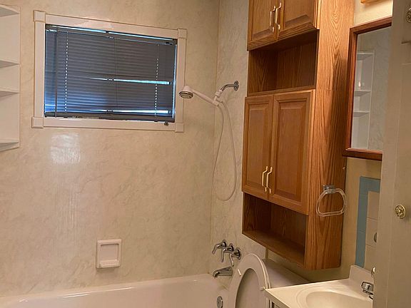 5th image of 1705 Caney Lake Dr