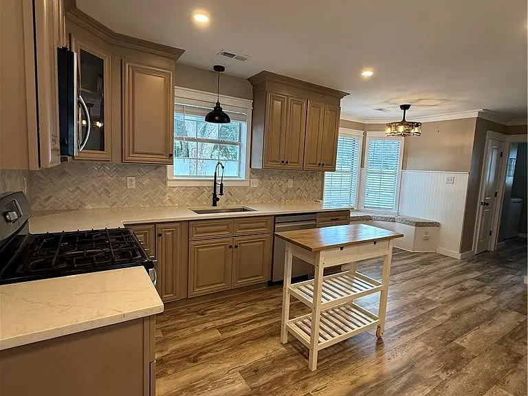 513 Sydenham Blvd — Photo 7