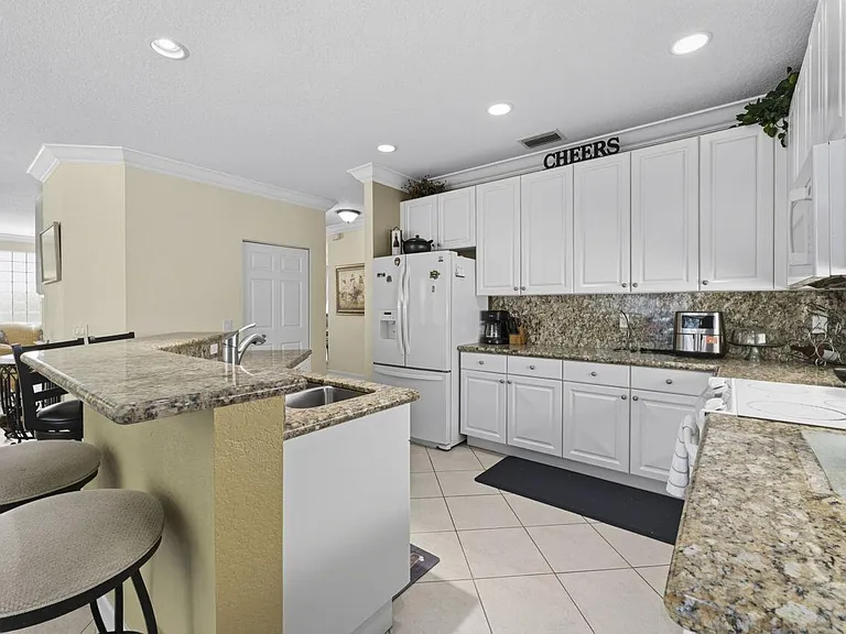 8492 Breezy Oak Way — Photo 8