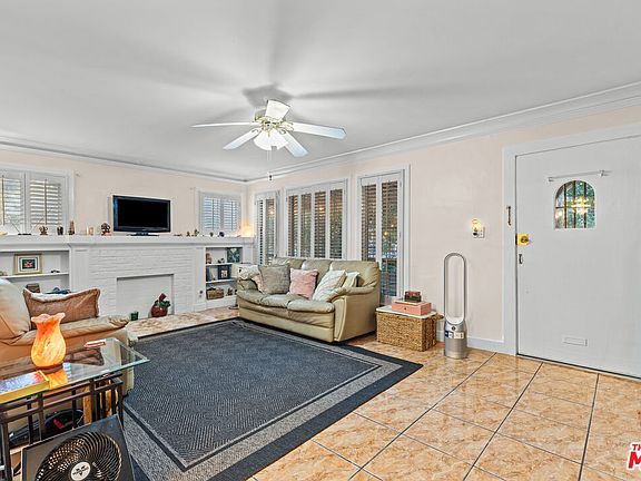 4th image of 836 N Benton Way