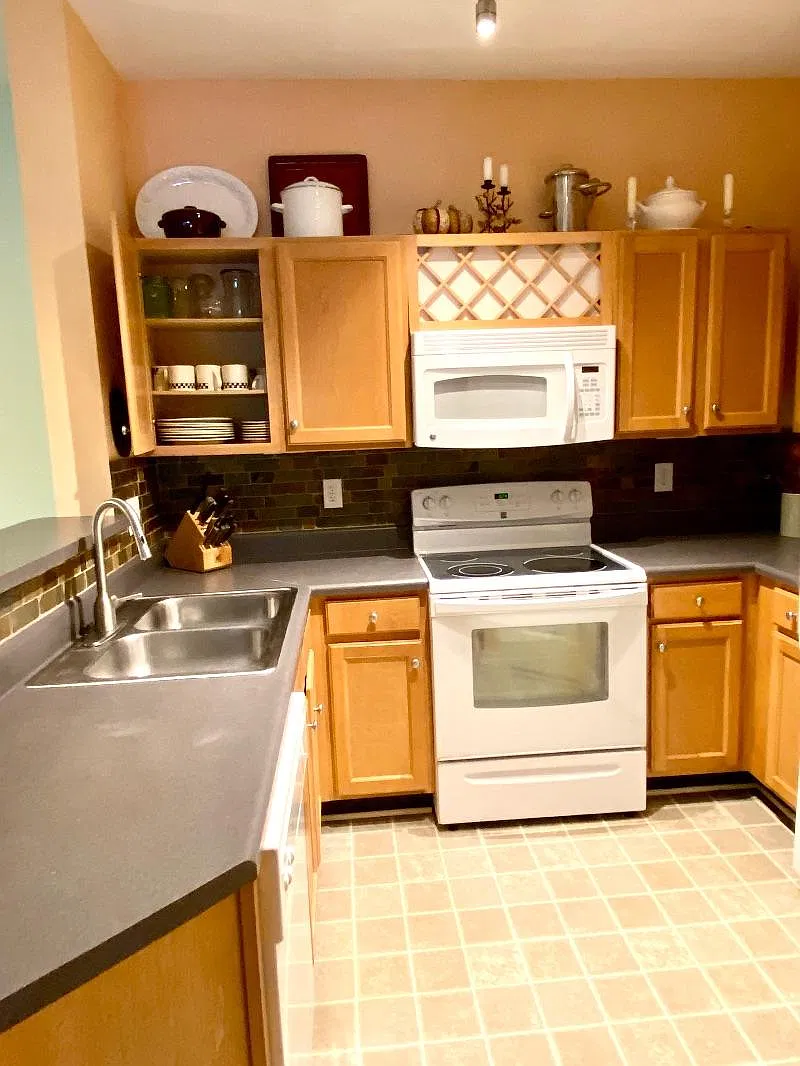 2 bed, 1113 sqft, $2,100 — Photo 3