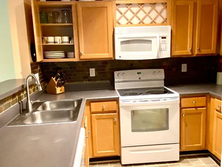 280 Riverbend Dr #2D — Photo 5