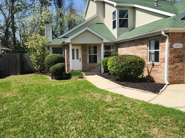 1333 White Blossom Ln, Fort Walton Beach, FL 32547