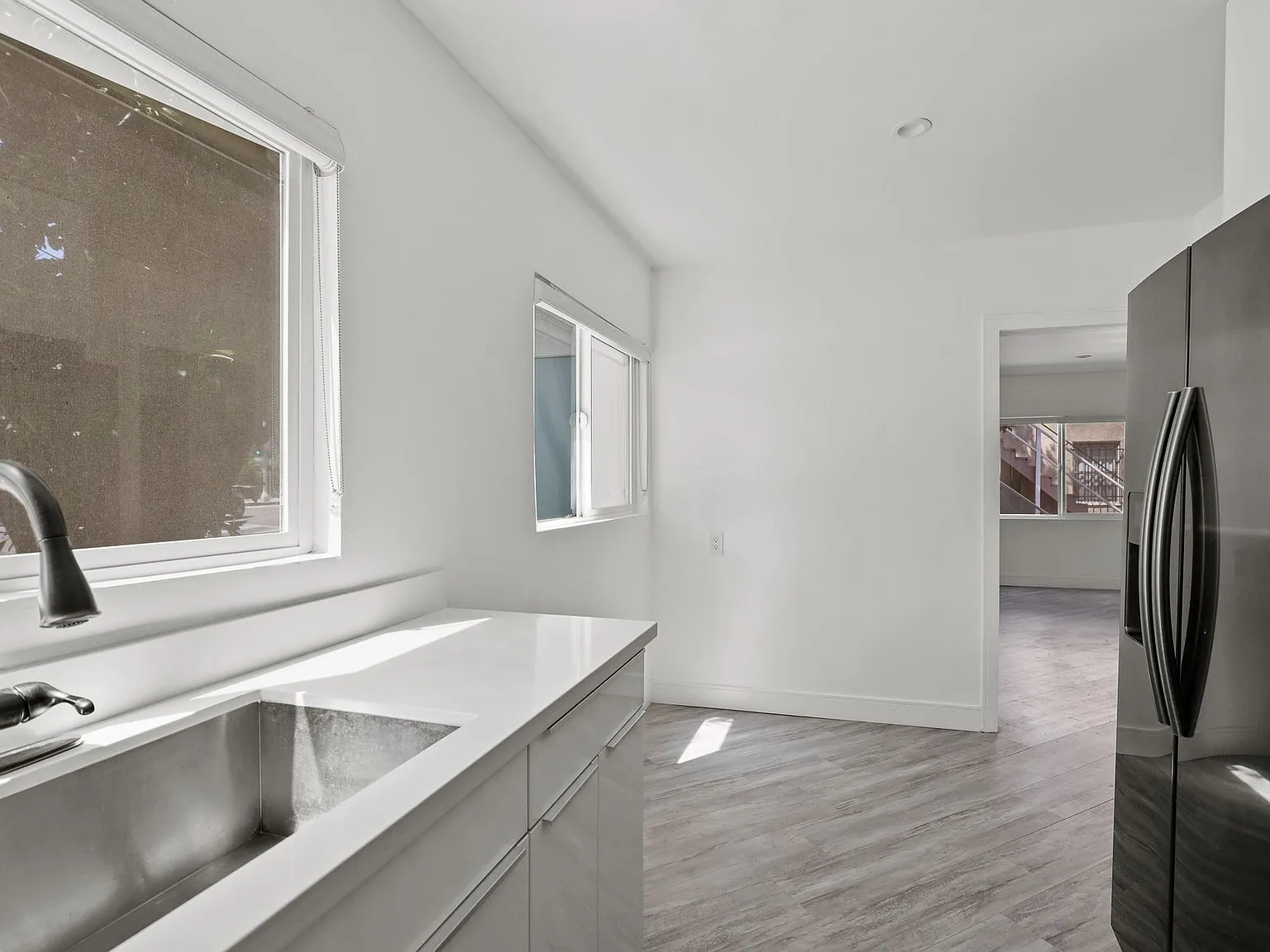 1486 Silver Lake Boulevard Apartments — Photo 3