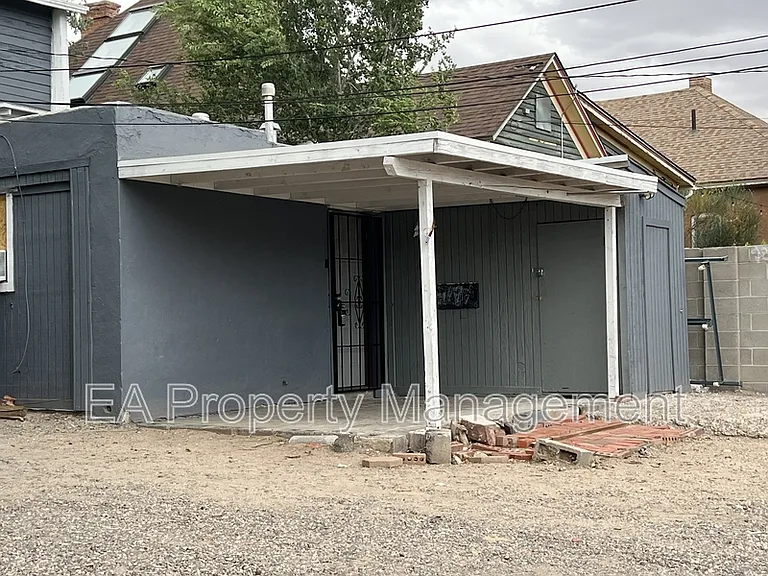 123 Walter St NE #4 — Photo 1