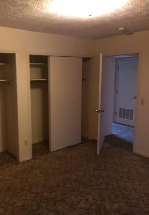 2nd image of 211 19th St APT 3