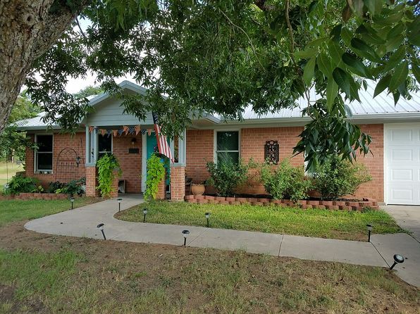 2401 Country Meadows Ln