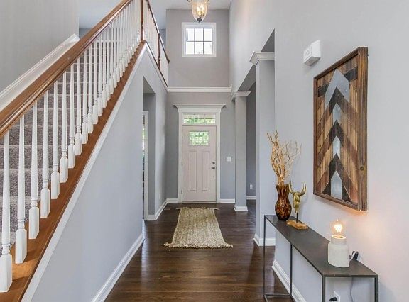 3rd image of 5694 Twin Lakes Ct