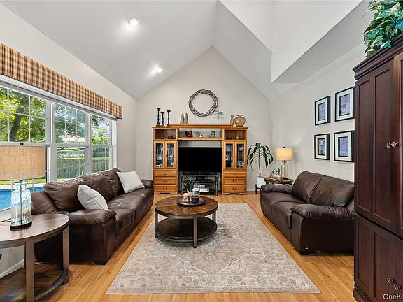 5th image of 1 Hunting Hill Drive
