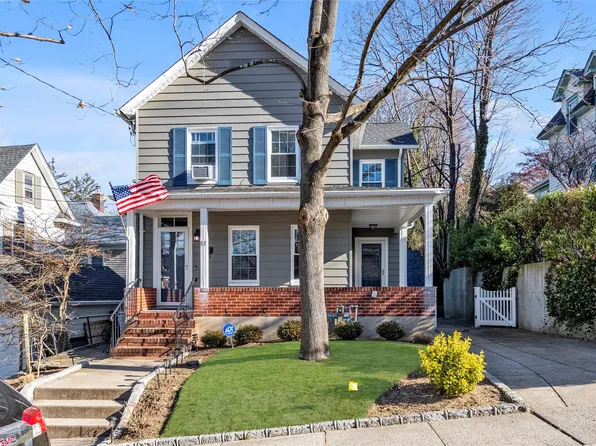 11 Monroe Street, Port Washington, NY 11050