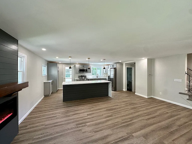 60 Walnut Park — Photo 2