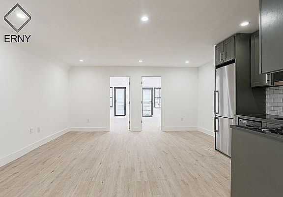 4th image of 806 President St #1A