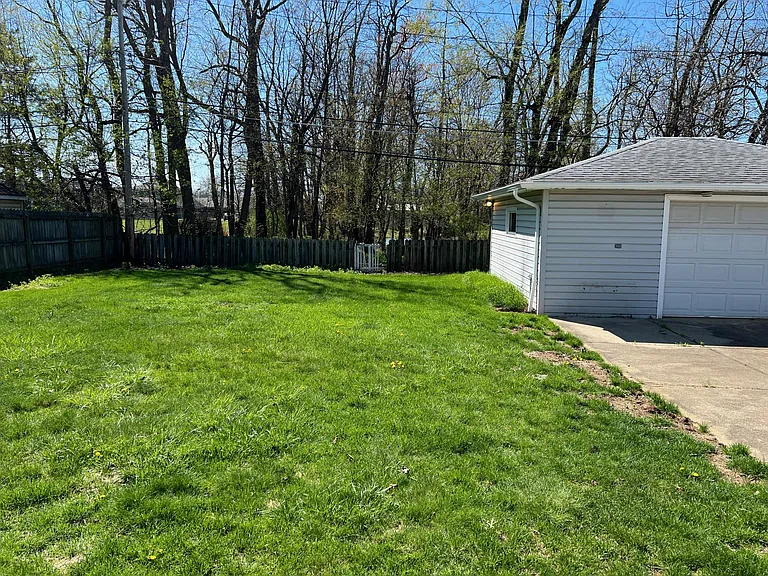7326 Dell Haven Dr — Photo 25