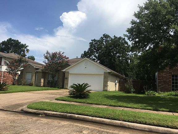 3rd image of 16114 Cypress Valley Dr