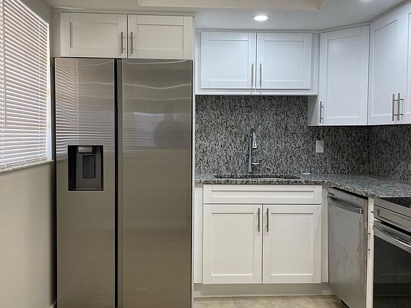 Granite countertops and full backsplashes