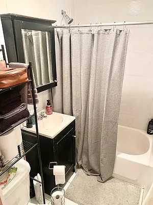 Rented by Delmark Realty LLC | media 44