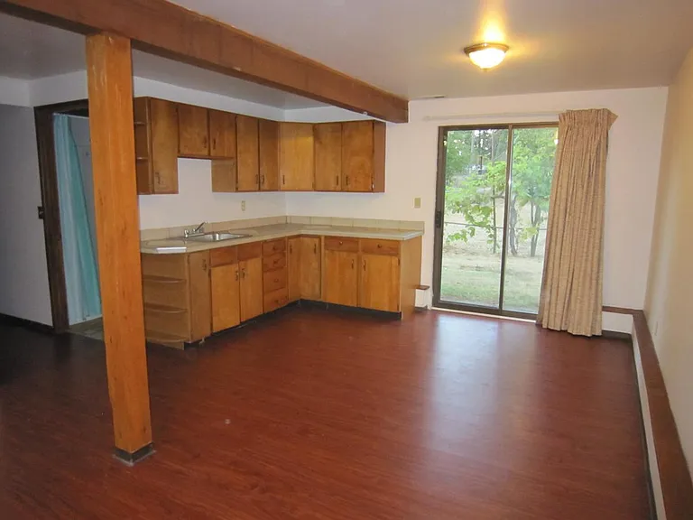 Kitchenette Bottom Floor