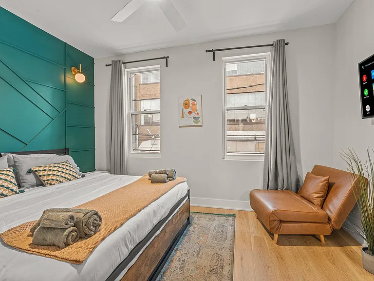 147 E Allen St — Photo 21