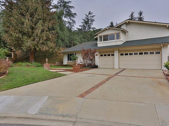 2nd image of 4960 Raymond Dr
