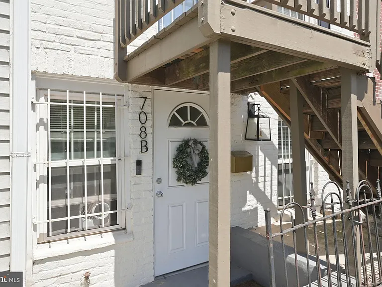 708 I St SE #B — Photo 4