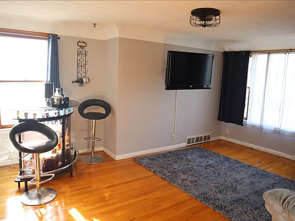 4th image of 1343 Pagel Ave #2