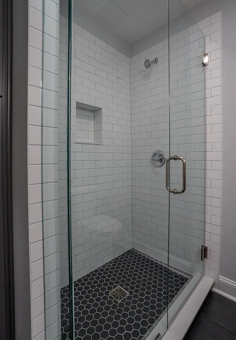 1038 S Madison Ave — Photo 3
