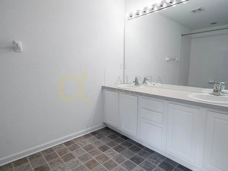 5012 Hawkstone Dr — Photo 8