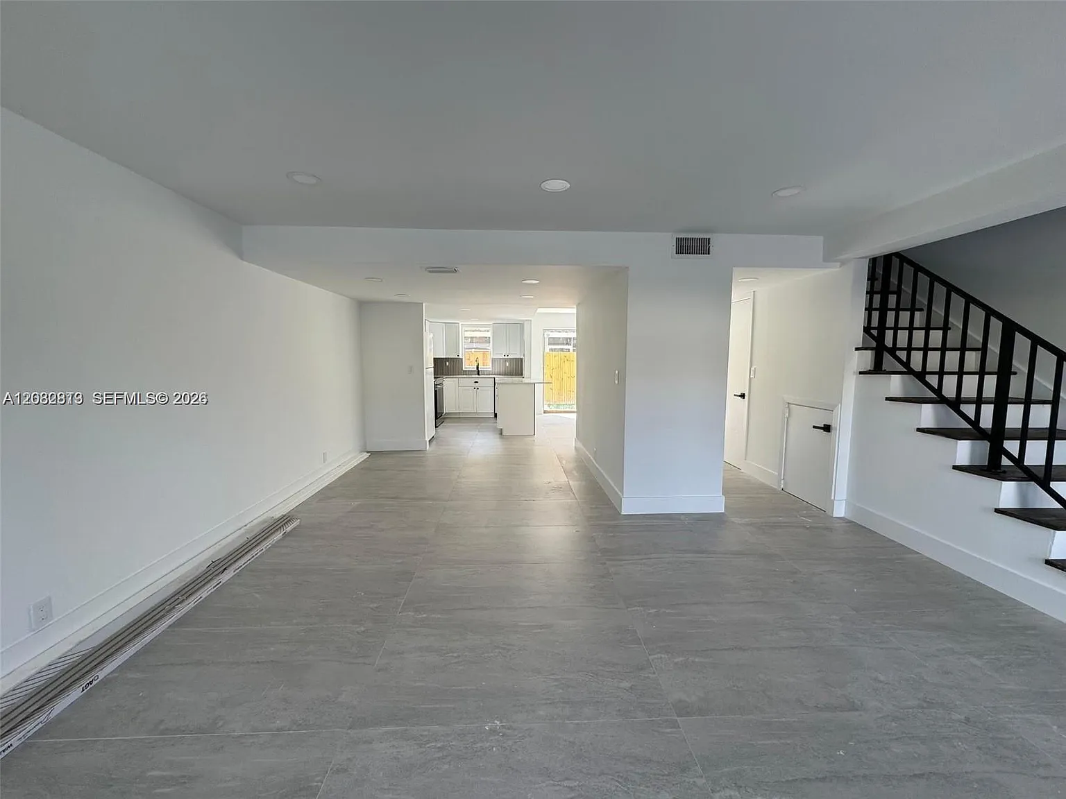 3 bed, 2.5 bath, 1400 sqft, $2,900 — Photo 4