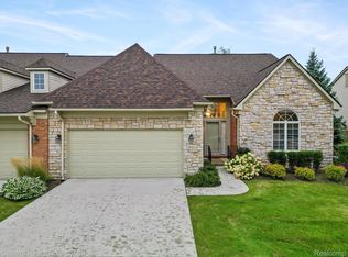 26323 Valhalla Dr #30, Farmington, MI 48331
