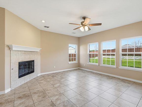 5th image of 2631 Leisure Ln