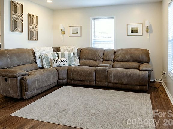 5th image of 202 E Rice St