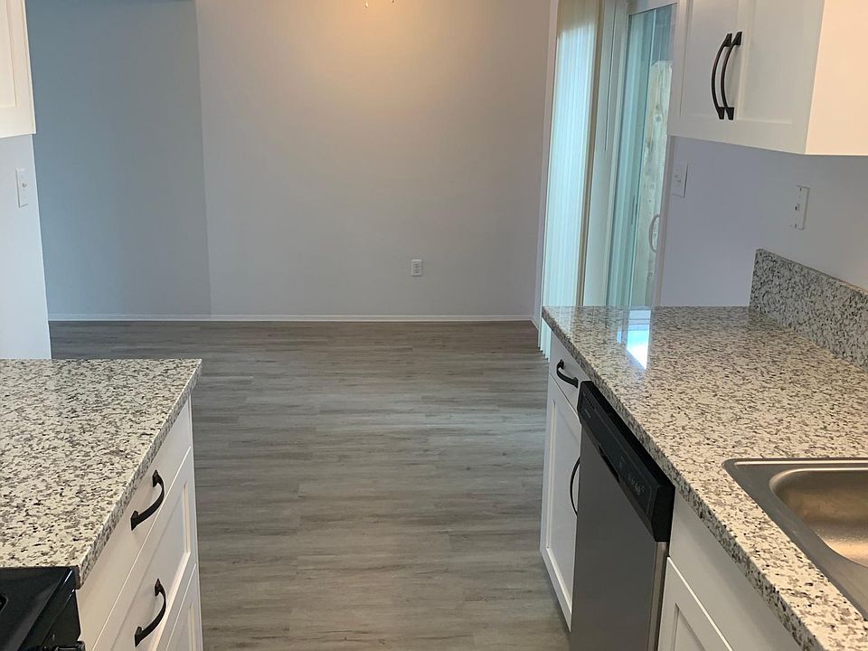 Kitchen and Eating area