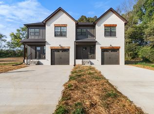 1090 Old Clarksville Pike, Pleasant View, TN 37146