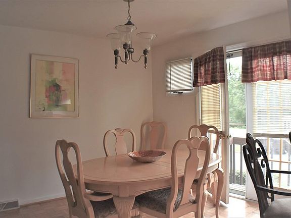 5th image of 501 Auburn St APT 207