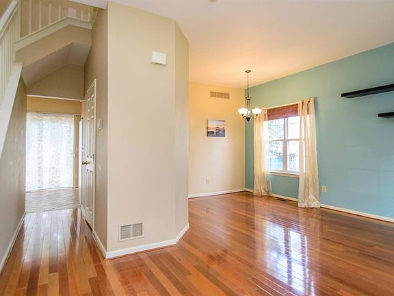 5th image of 7086 Lochmoor Dr